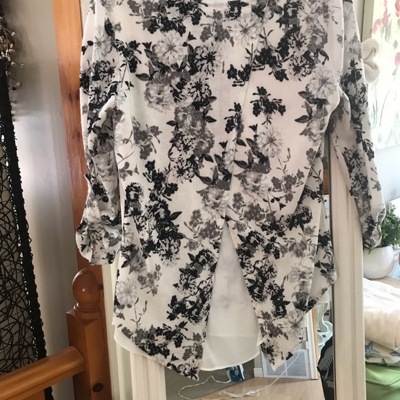 Le chateau fooler sweater - Picture 2 of 2